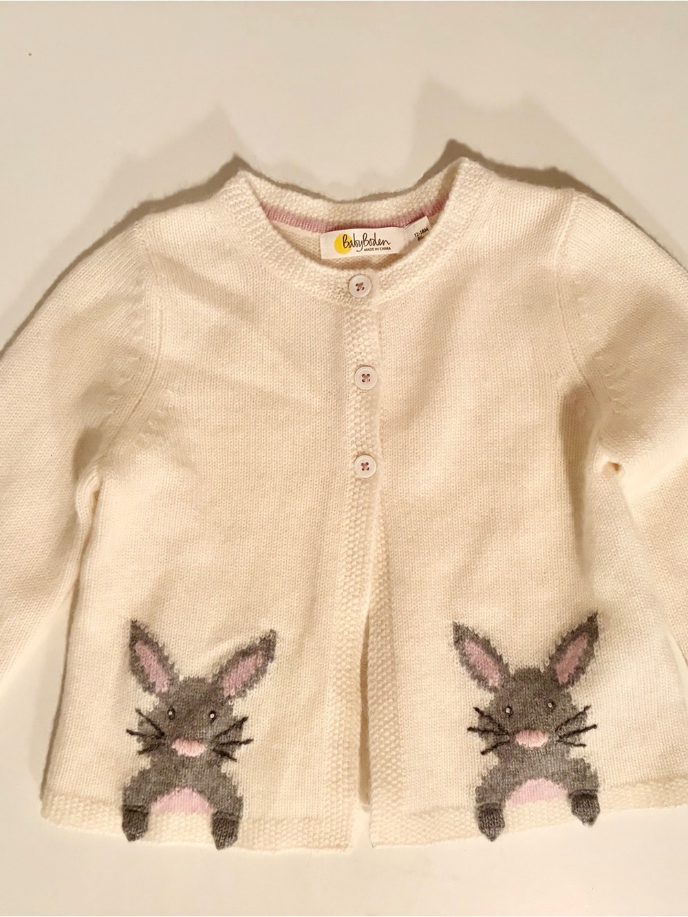 Baby Boden 12-18 NWOT Cream Knit Cardigan with Grey & Pink Bunny Motifs